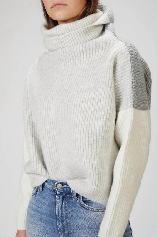 Joan Jumper In Grey/whiteAcrylic Knit Tops