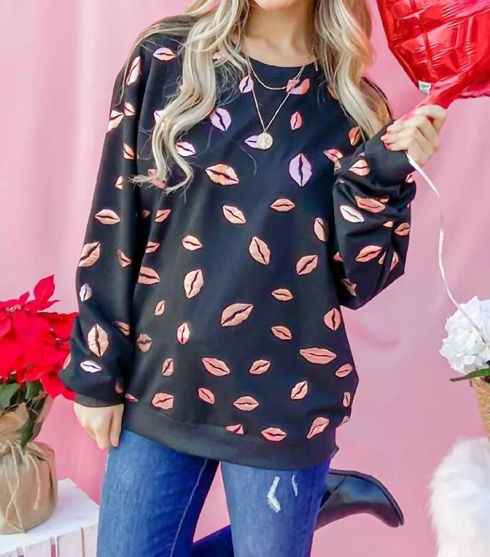 Kiss Pink Foil Allover Print Pullover Sweatshirts In BlackAsymmetrical Knit Tops