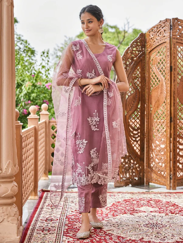 Aari-Embroidered Net Suit Set 3917