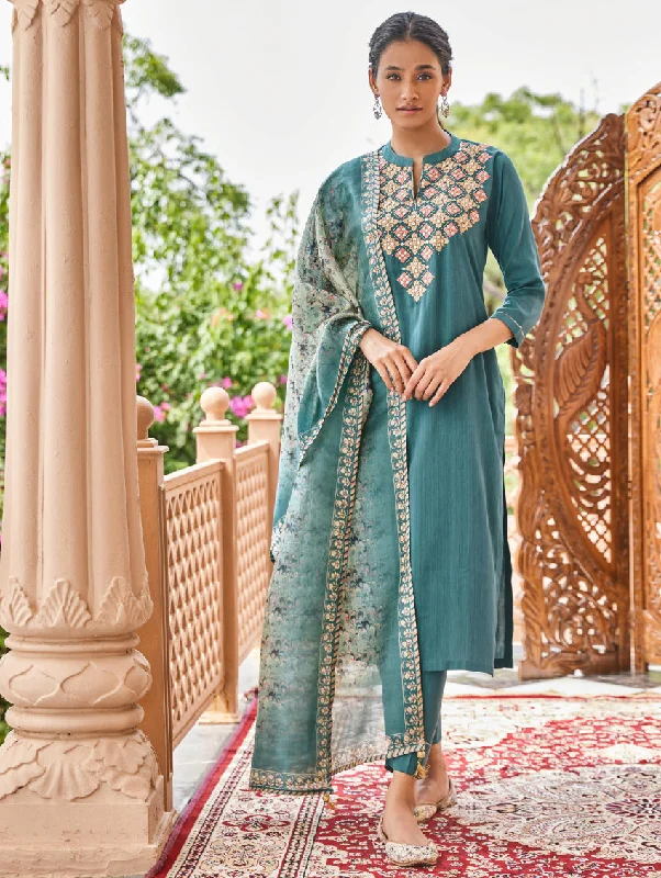 Embroidered Silk Suit Set 3925